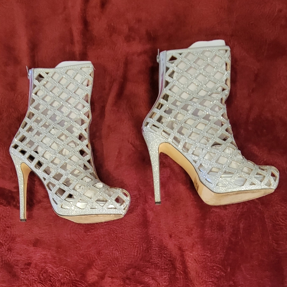 CELESTE HEELS SILVER STILLETTO SZ9 - Picture 2 of 13